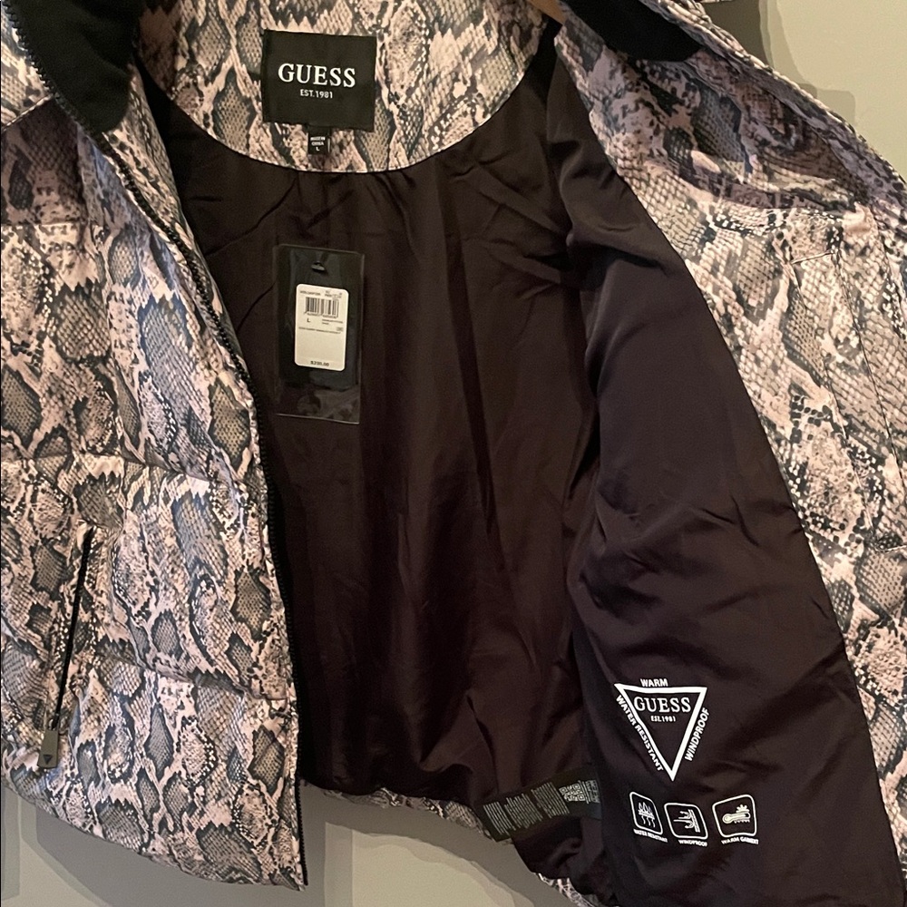 NWT GUESS Essie Gummy Animalier Puffer Jacket Size Large - Picture 6 of 14